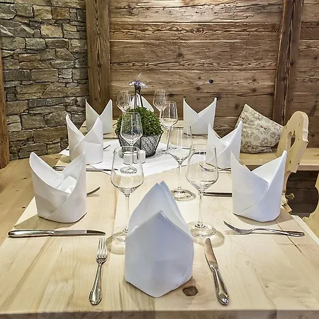 Forstnerwirt | Stubn | Biergarten מלון 3*