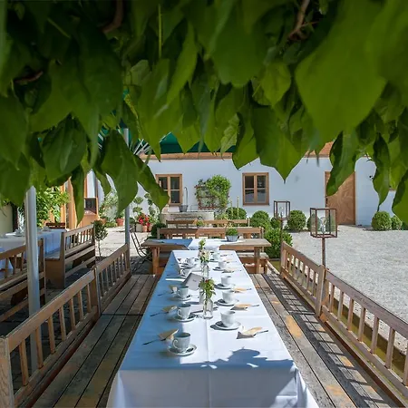 Forstnerwirt | Stubn | Biergarten 3*