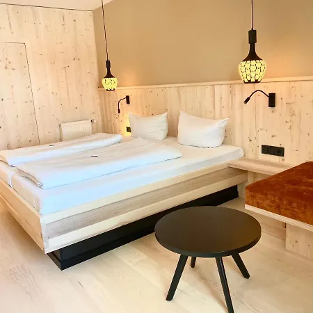 Forstnerwirt Hotel | Stubn | Biergarten Hotel Rottenburg an der Laaber