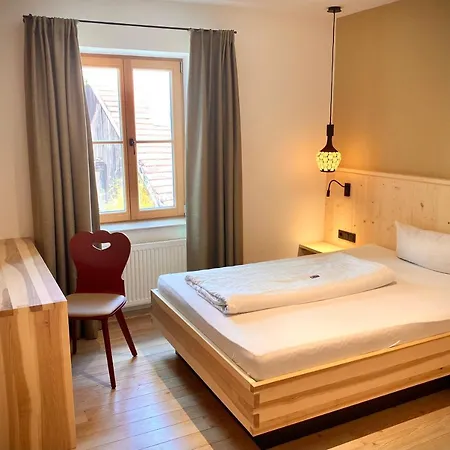 Forstnerwirt Hotel | Stubn | Biergarten Rottenburg an der Laaber