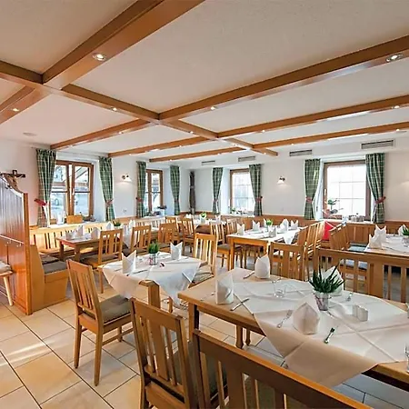 Forstnerwirt | Stubn | Biergarten 3* Rottenburg an der Laaber