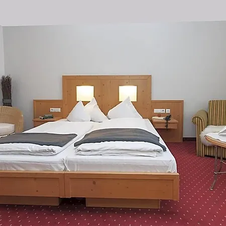 Forstnerwirt | Stubn | Biergarten Hotel Rottenburg an der Laaber