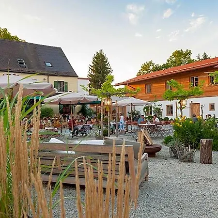 Forstnerwirt | Stubn | Biergarten 3* Rottenburg an der Laaber