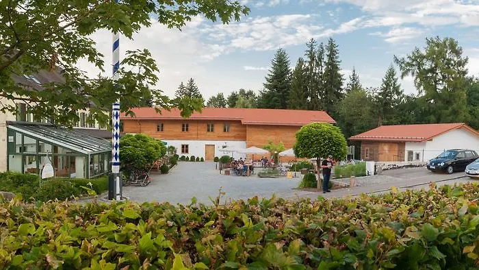מלון Forstnerwirt | Stubn | Biergarten Rottenburg an der Laaber
